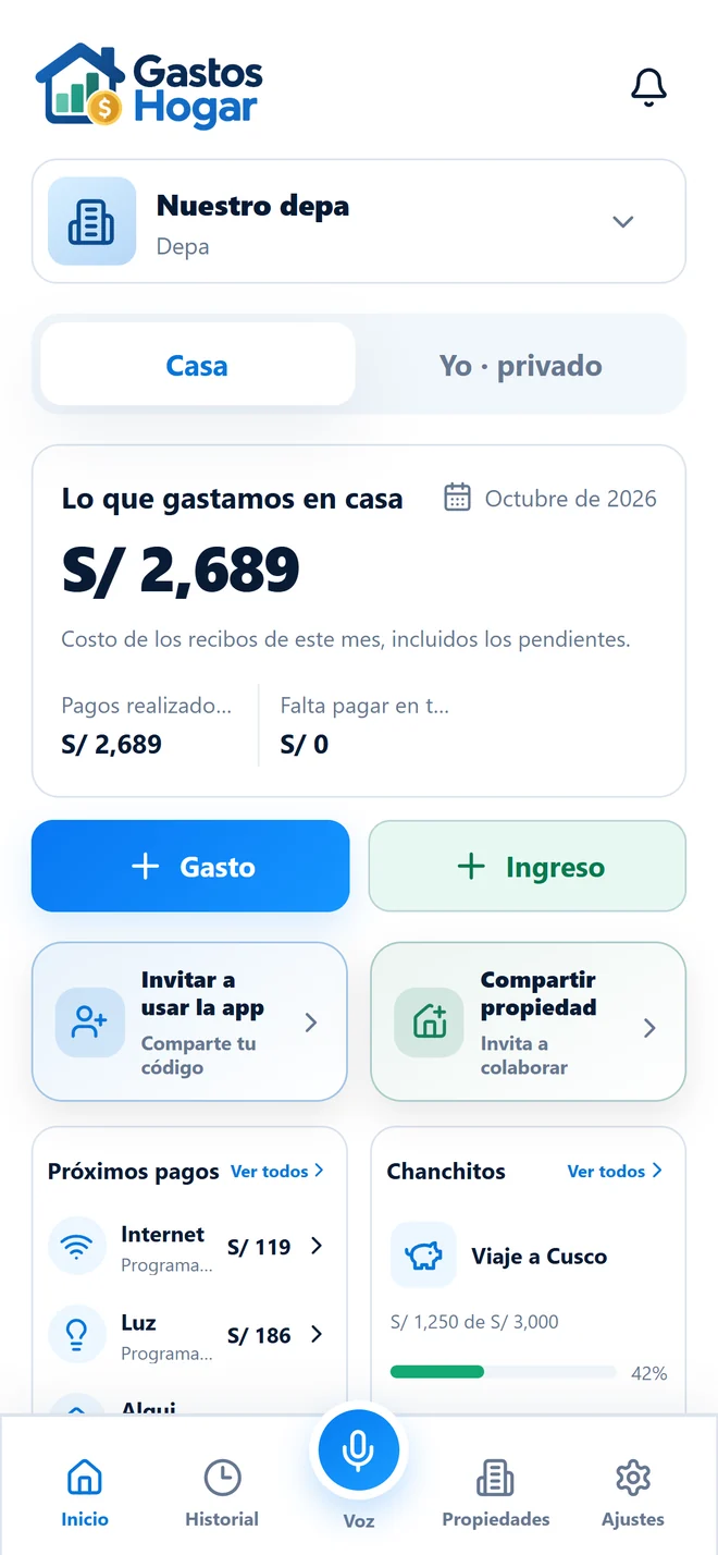 Pantalla de inicio real de Gastos Hogar: vista Casa, gasto del mes, botones de gasto e ingreso, invitar, compartir propiedad, próximos pagos y chanchitos